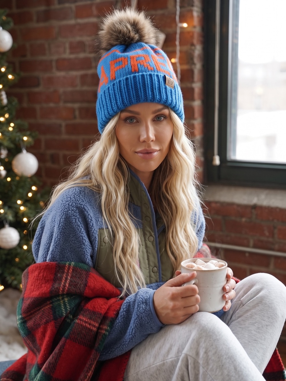 NWT Panache Apres Chunky Knit Pom Pom Beanie Winter Hat Cap Blue